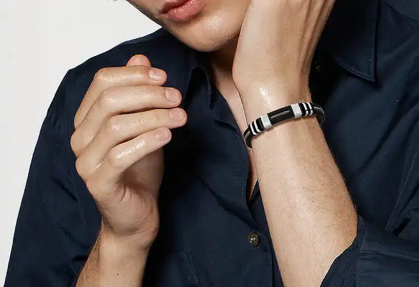 Rubberen zwarte armband met RVS sluiting